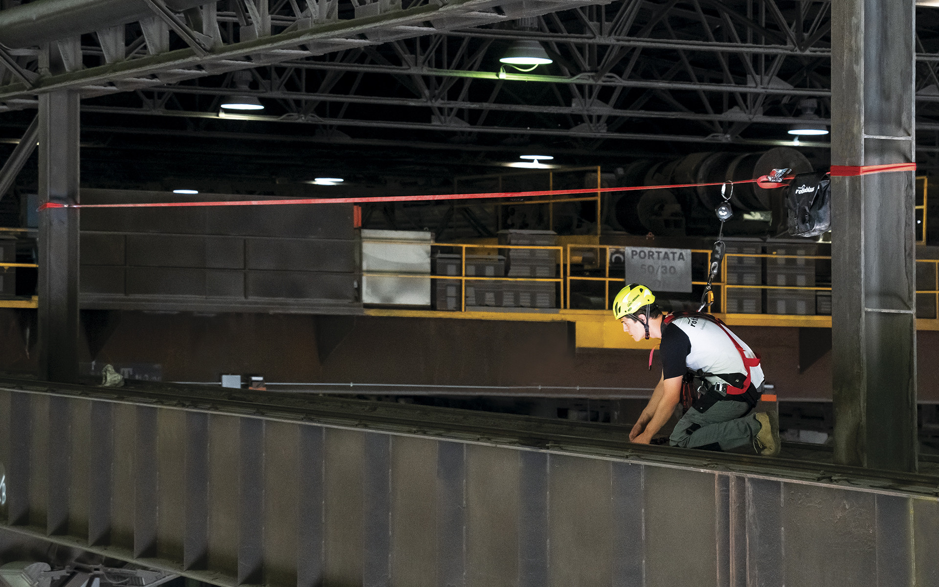 TEMPORARY horizontal lifeline system installed in an industrial facility 
