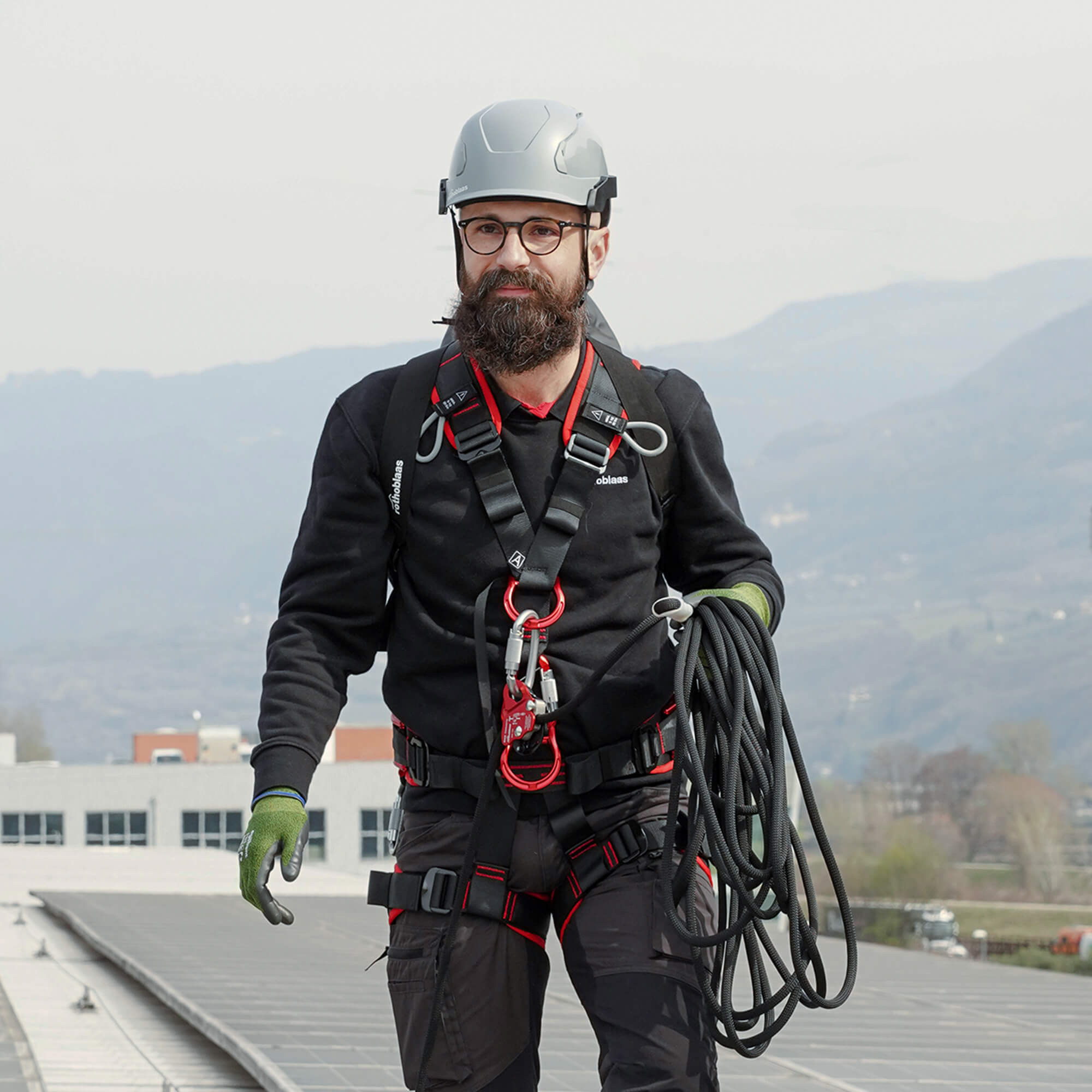 szelki-chroniące-przed-upadkiem-z-wysokości