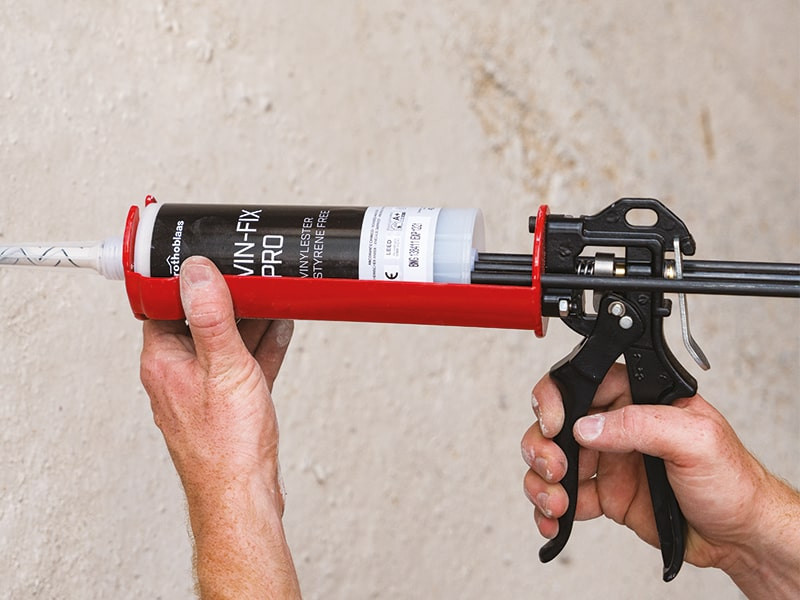 specjalny-pistolet-do-kartuszy-400-ml-mammoth